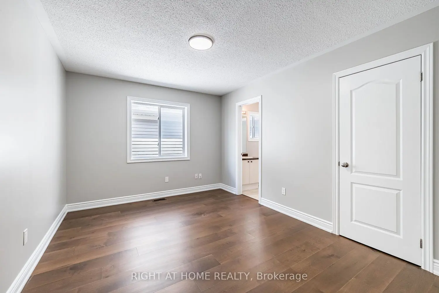 Additional image 19 of 940 O'reilly Crescent