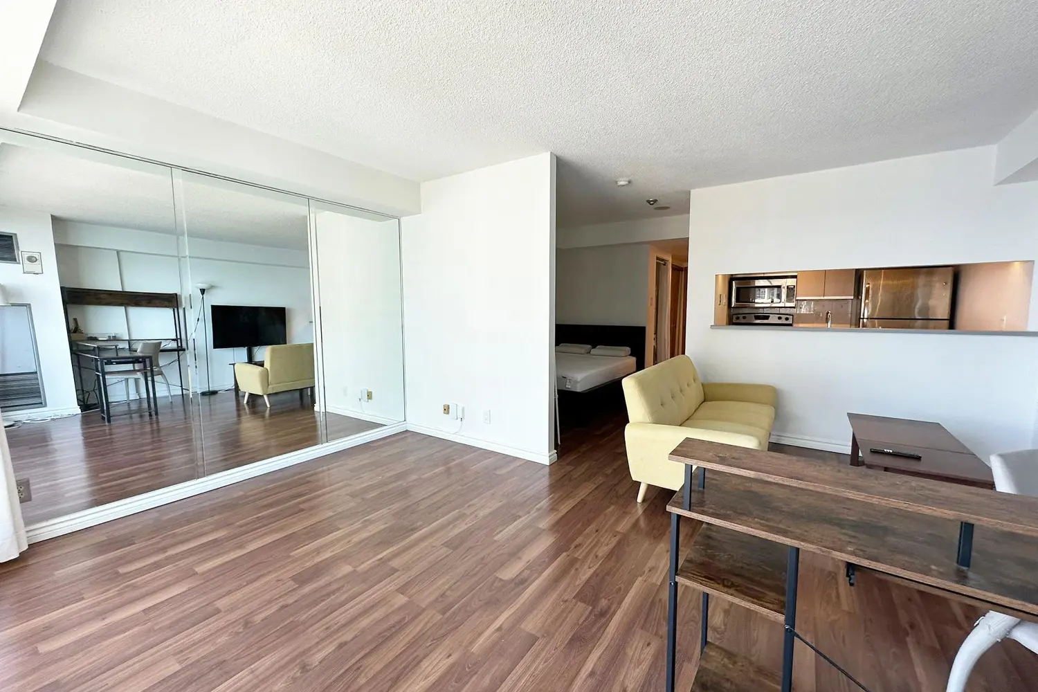 Additional image 3 of 77 Harbour Square 3005