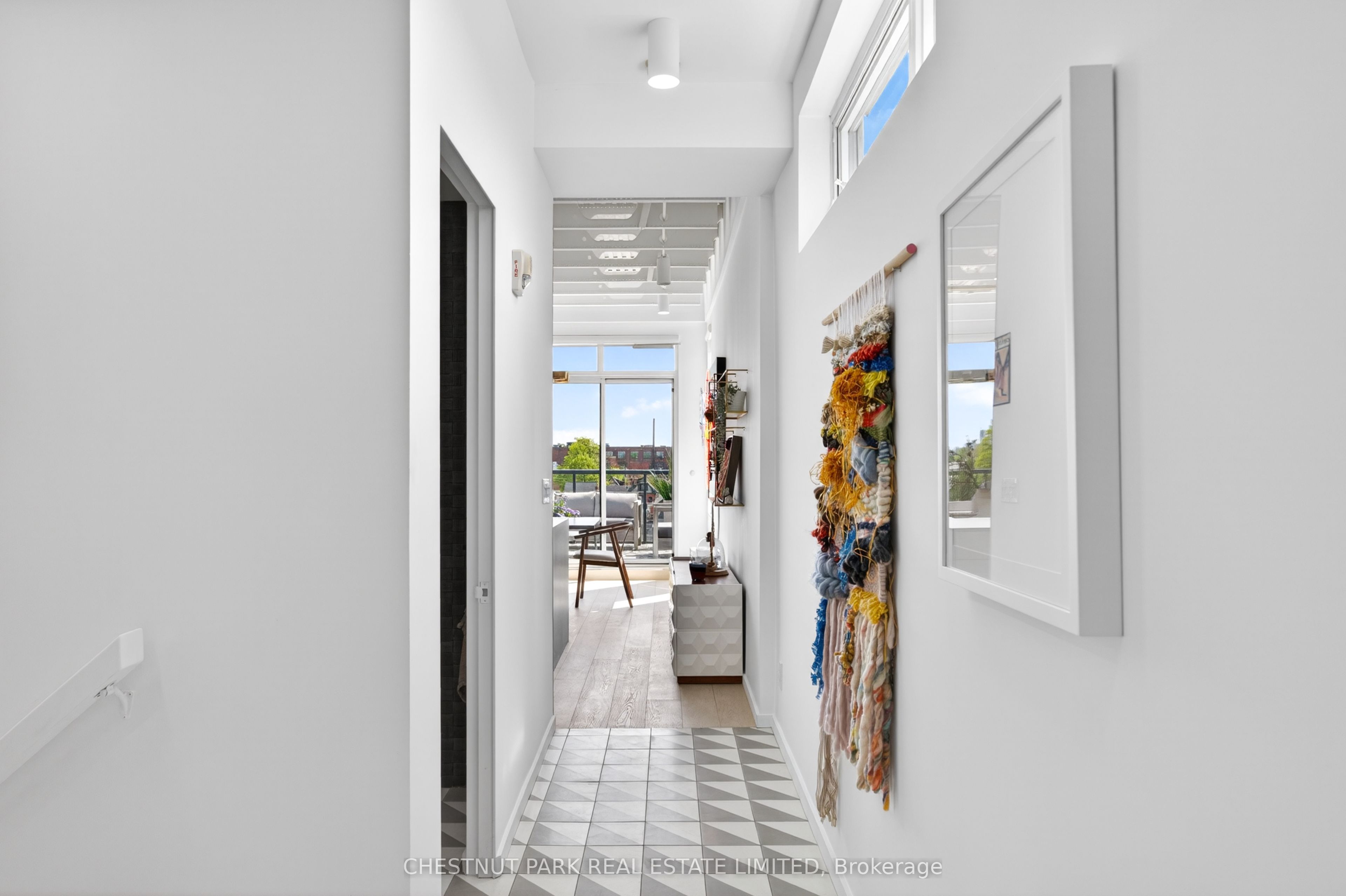 Additional image 4 of PH401-245 Perth Avenue, Toronto, ON, M6P 3X9