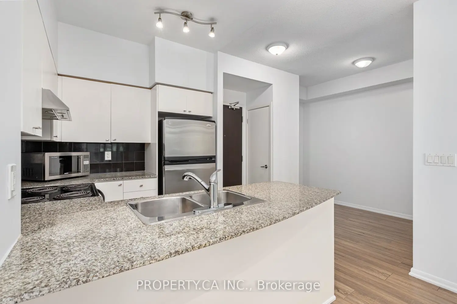 Additional image 9 of 231 Fort York Boulevard 223