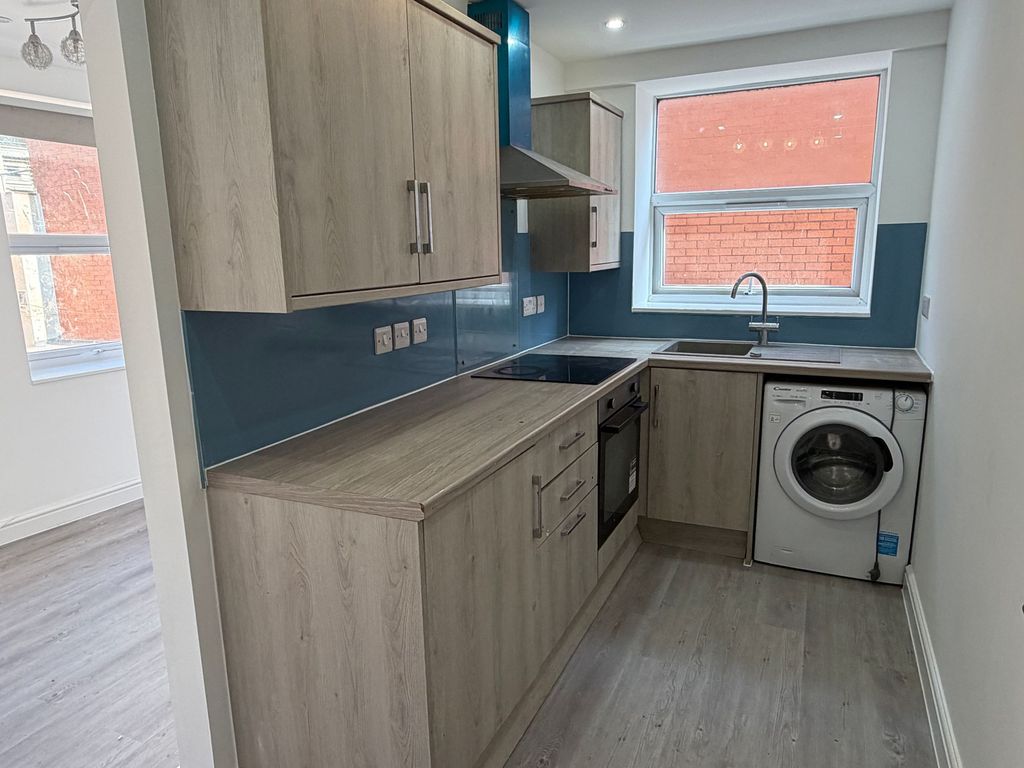 1 bed flat to rentHigh Street, Rhyl LL18