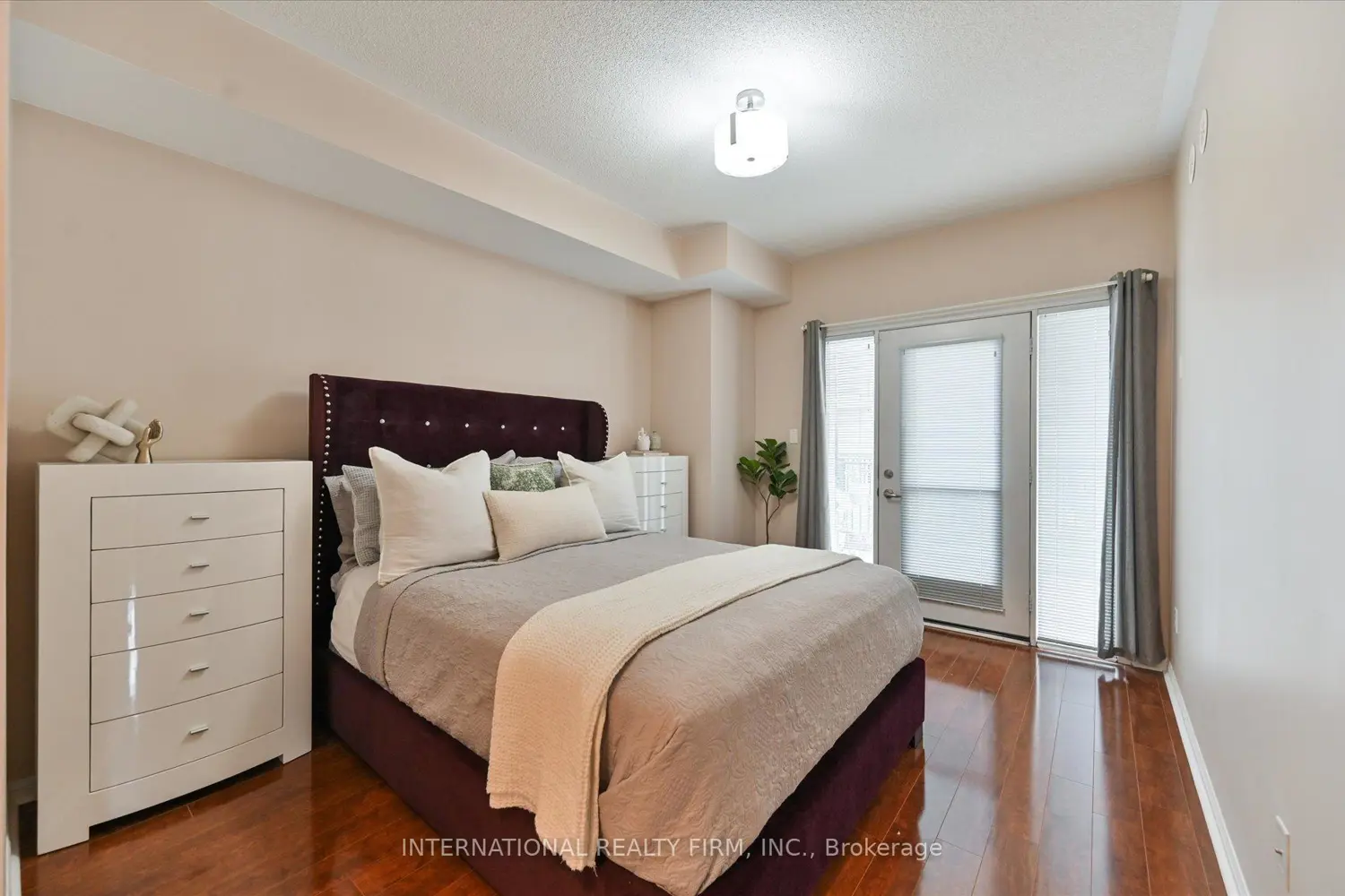 Additional image 10 of 3075 Thomas Street 111