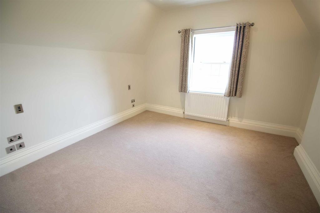 Additional image 11 of 5 bed detached house to rentThe Green, High Coniscliffe, Darlington DL2