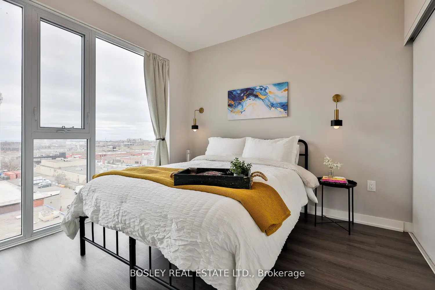 Additional image 11 of 859 The Queensway 612