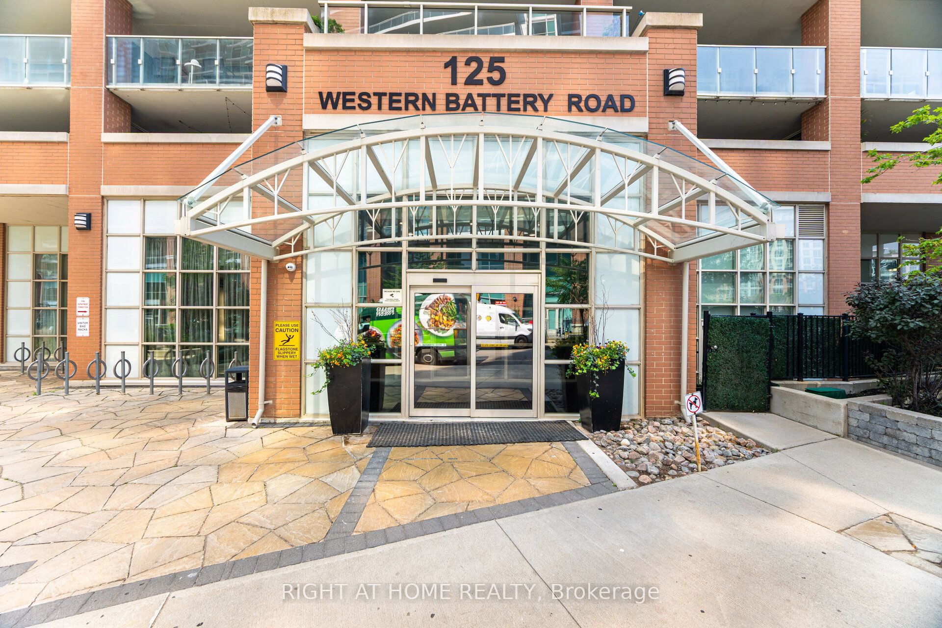 Additional image 2 of 1112-125 Western Battery Road, Toronto, ON, M6K 3R8