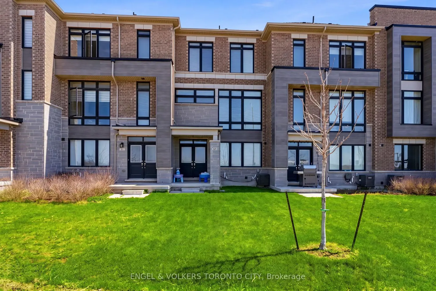 Additional image 17 of 43 Holyrood Crescent