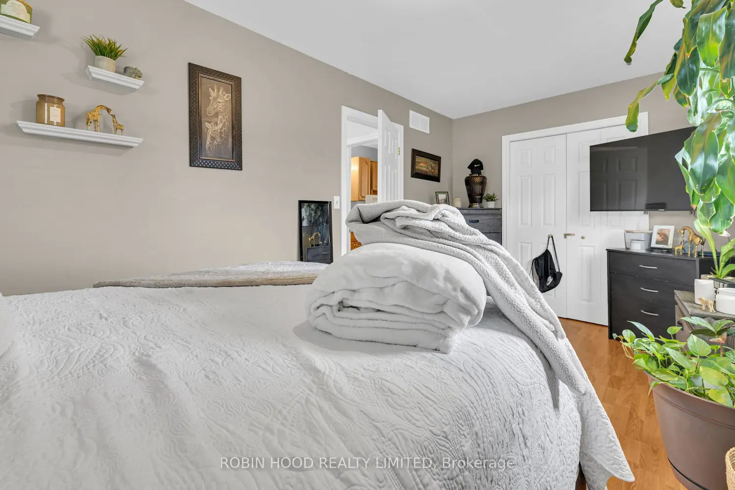 Additional image 17 of 406 Glengarry Avenue