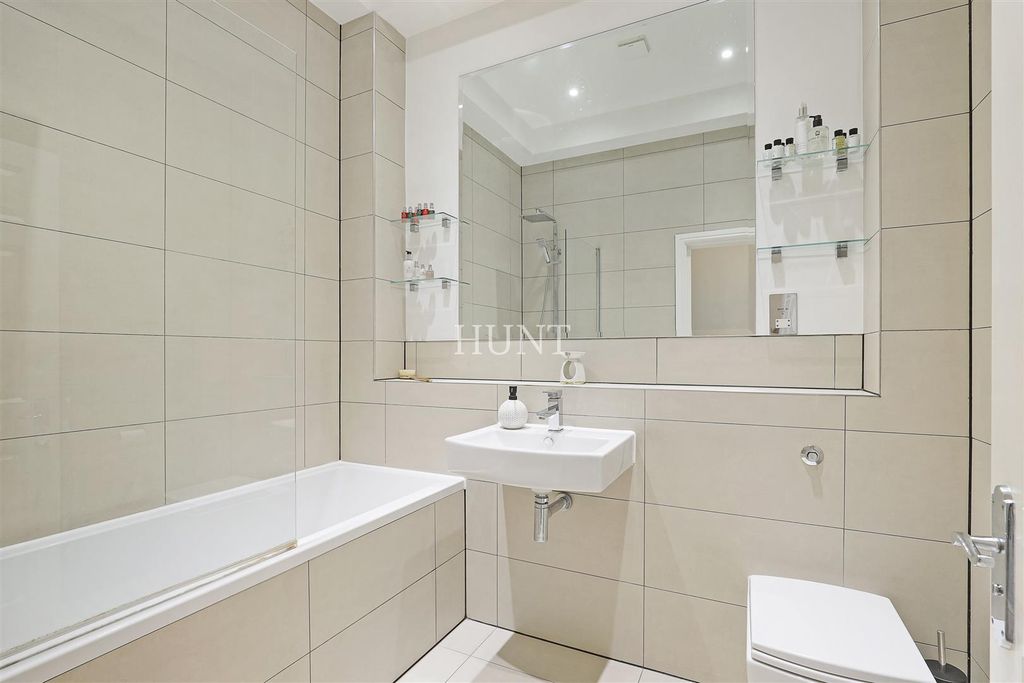 Additional image 16 of 2 bed flat to rentBrandesbury Square, Repton Park, Woodford Green, Essex IG8