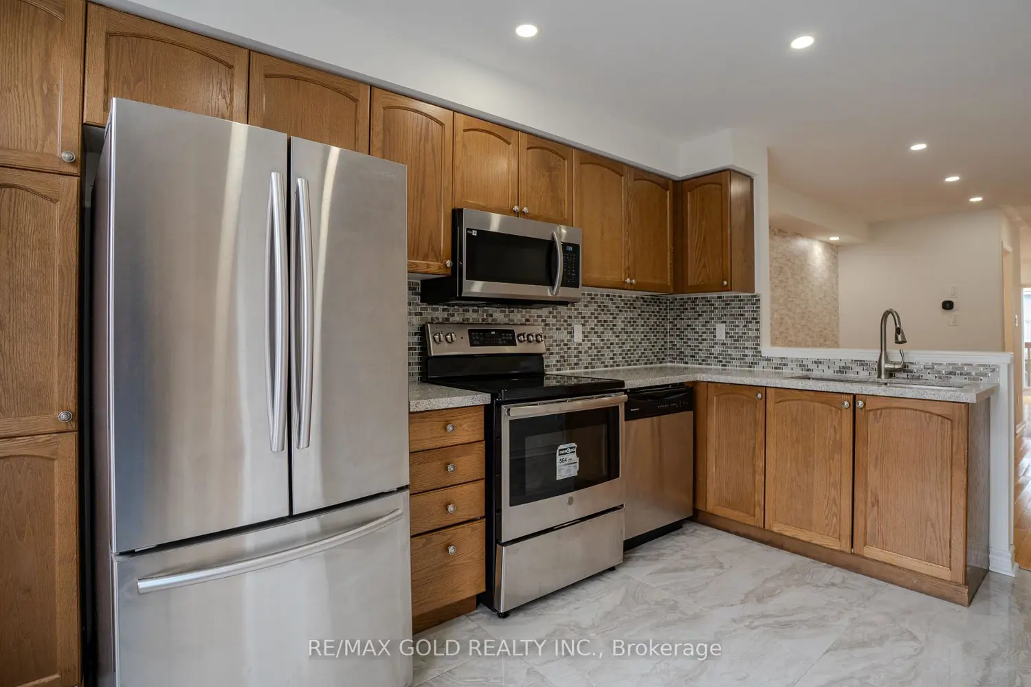Additional image 2 of 7059 Fairmeadow Crescent