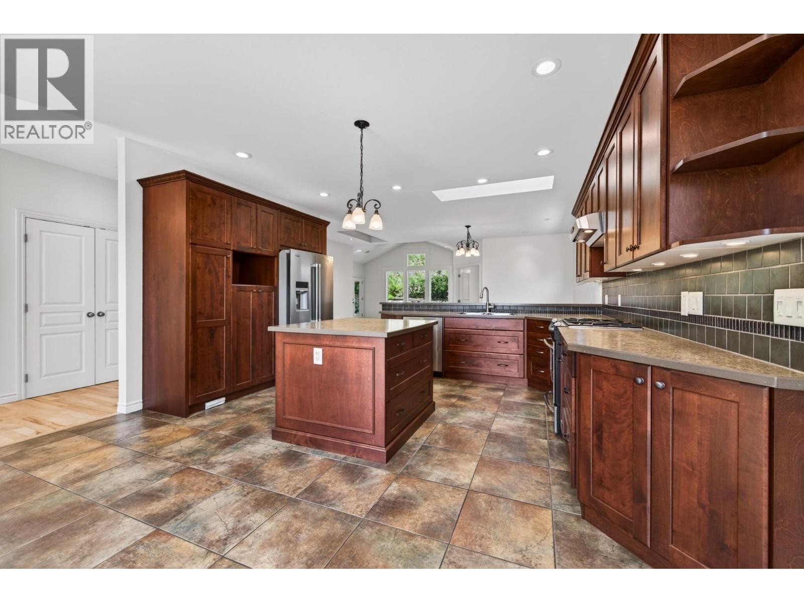 Additional image 6 of 606 Stoneridge Lane, Kamloops, BC, V2H0A7