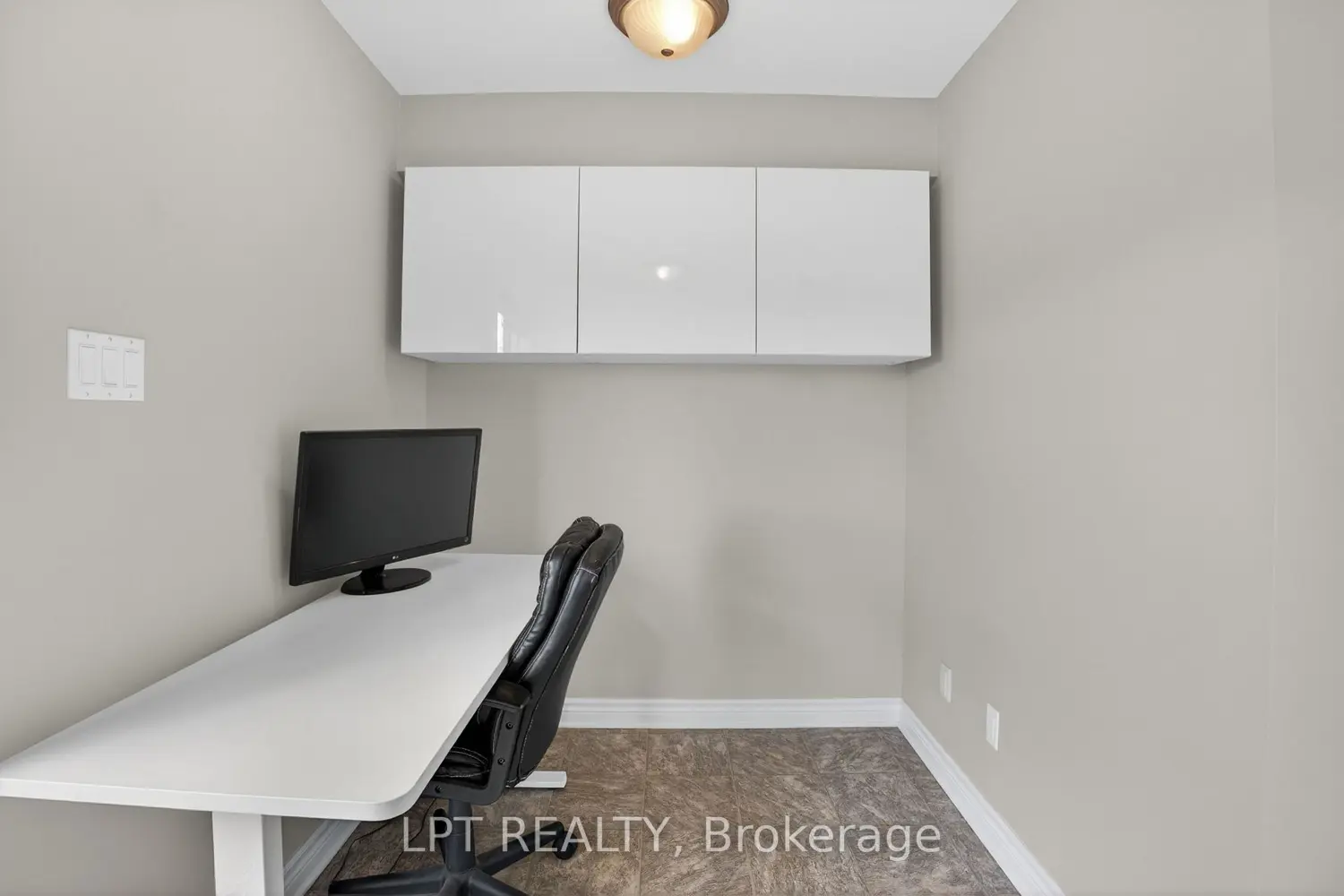 2342 Esprit Drive photo 5