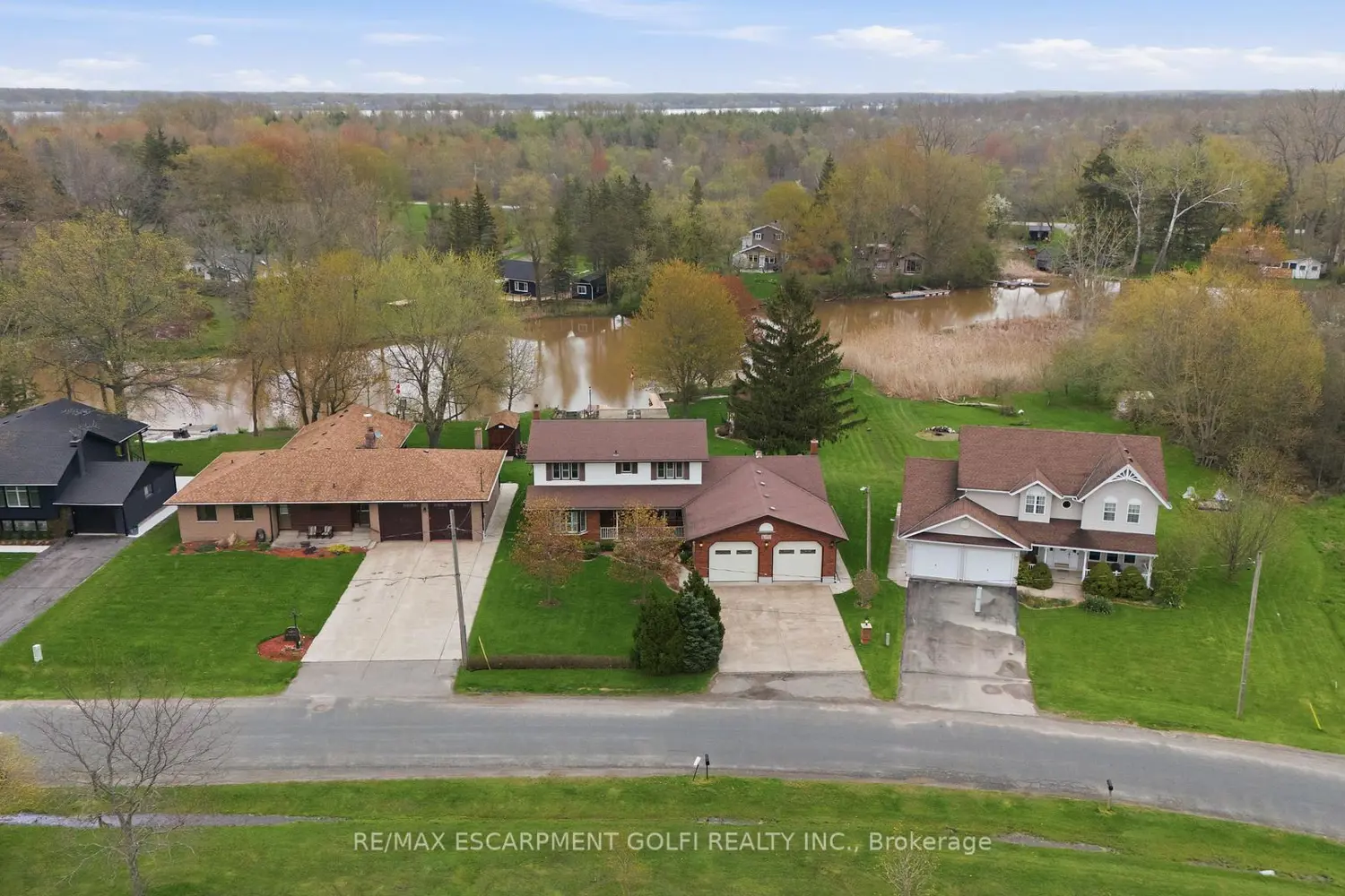 3466 River Trail