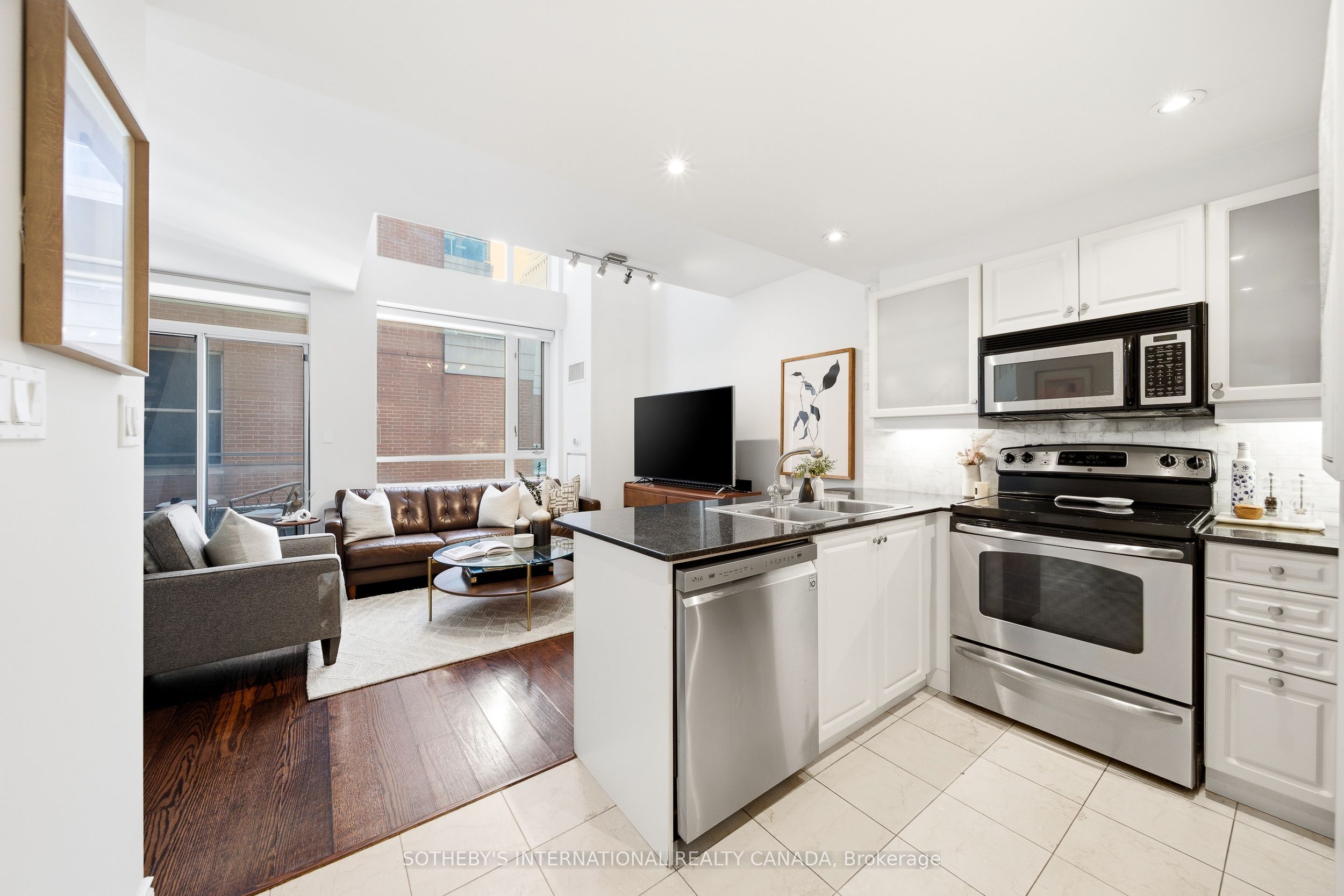 Additional image 3 of 1507-80 Cumberland Street, Toronto, ON, M5R 3V1
