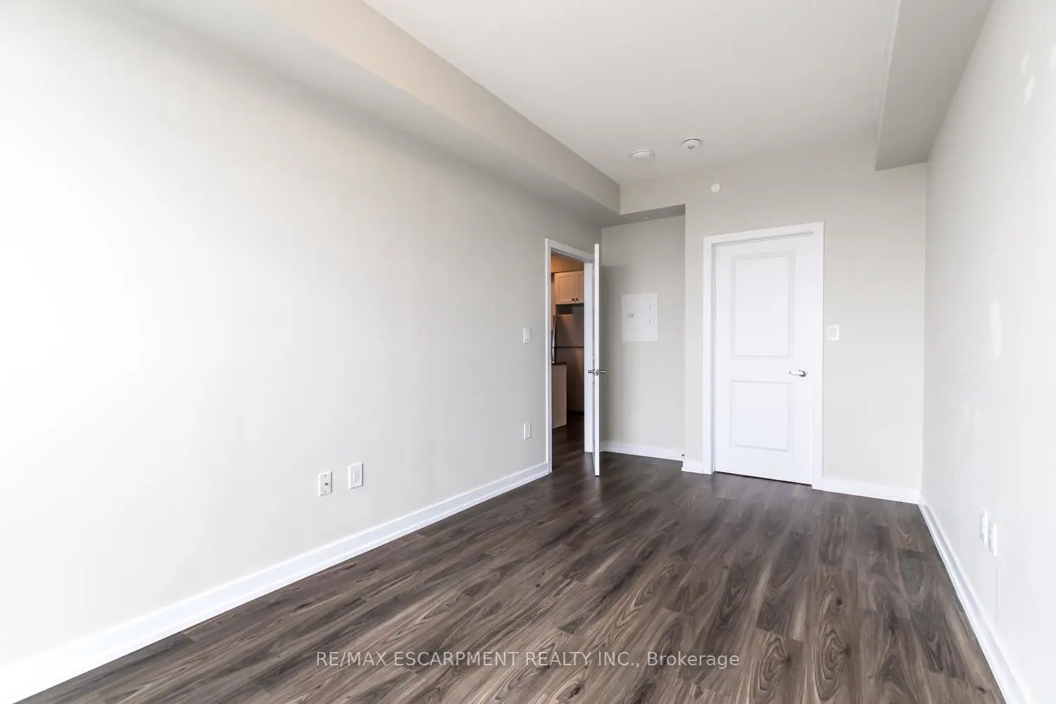 Additional image 17 of 450 Dundas Street 1113