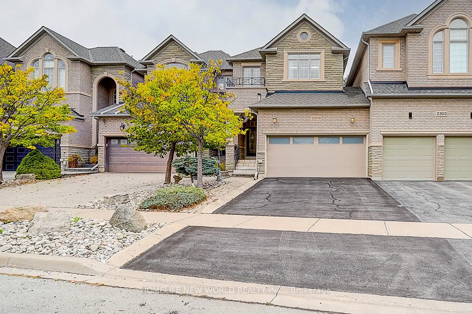 2305 Woodfield Road
