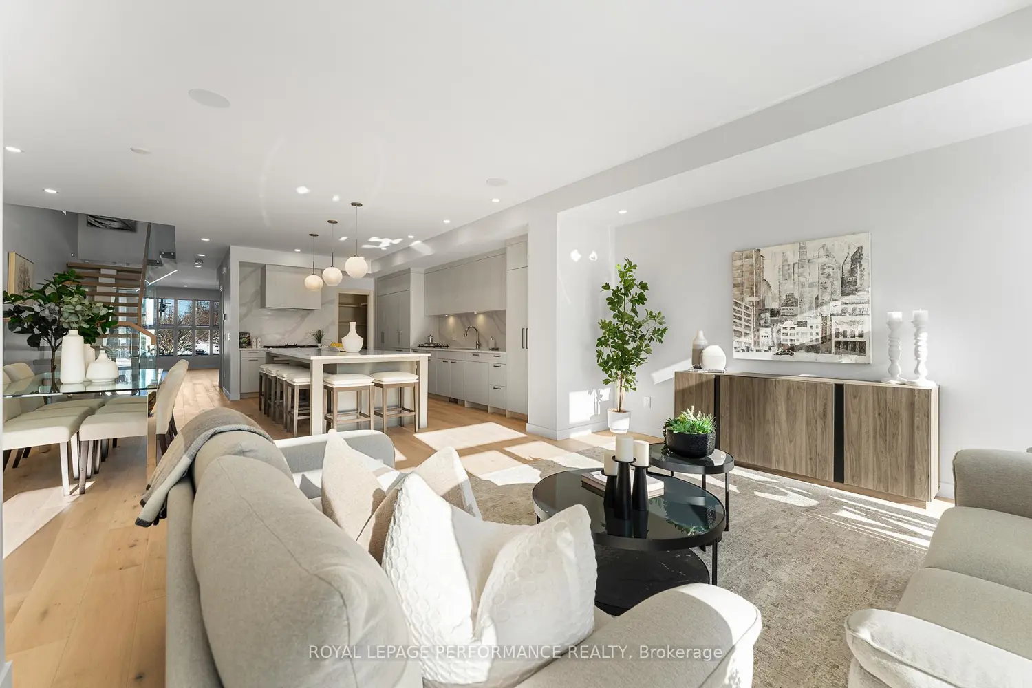 426 Avondale Avenue photo 3