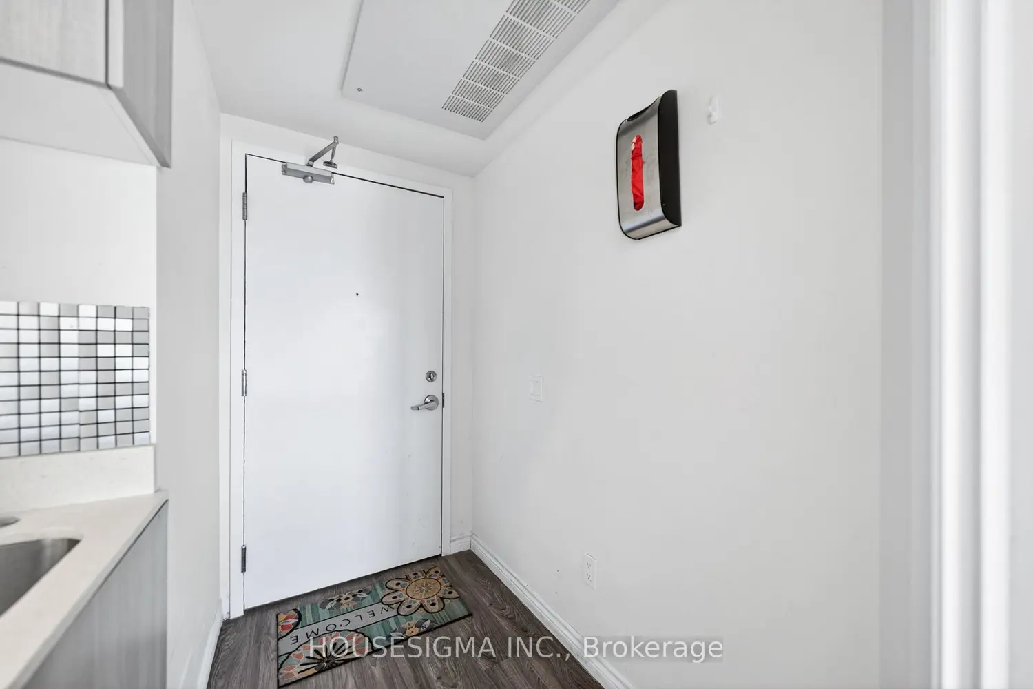246 Lester Street Ph-03 photo 3