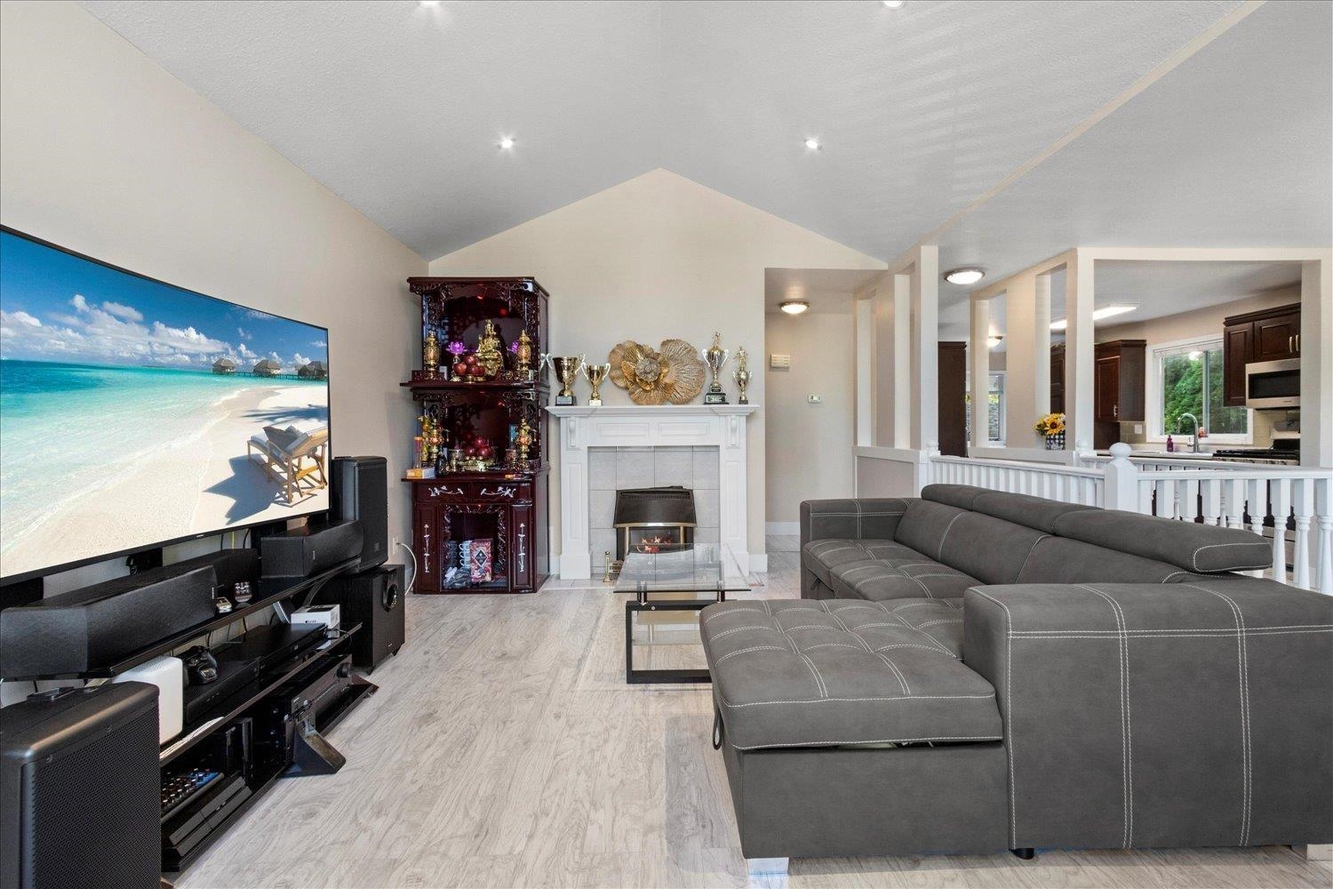 8102 Knight Avenue, Mission, BC, V2V 6A8 photo 5