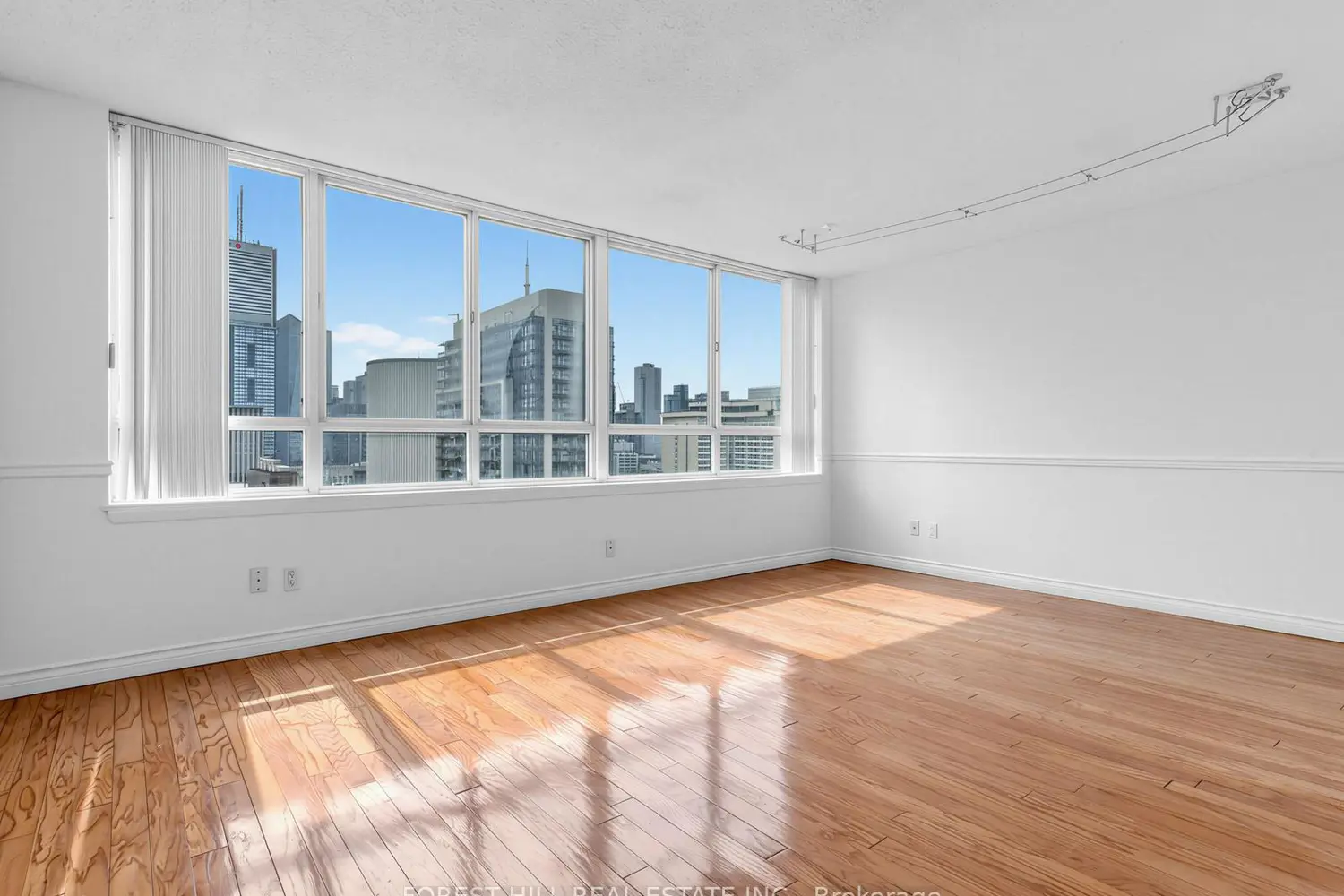 Additional image 3 of 633 Bay Street 2313
