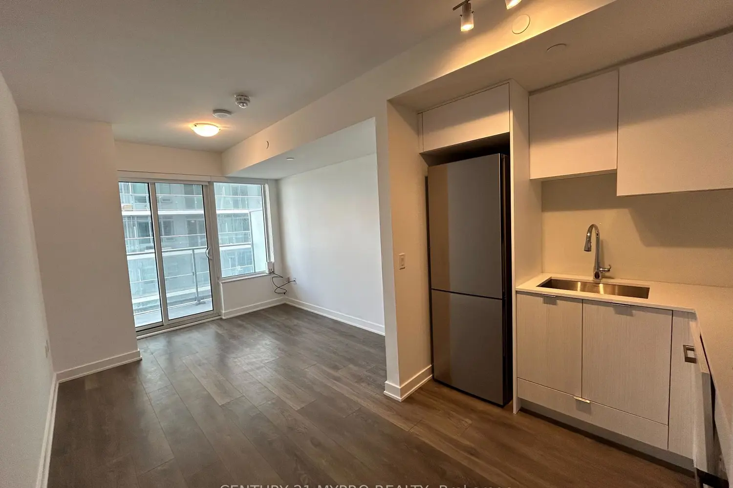 Additional image 4 of 195 Redpath Avenue 2714