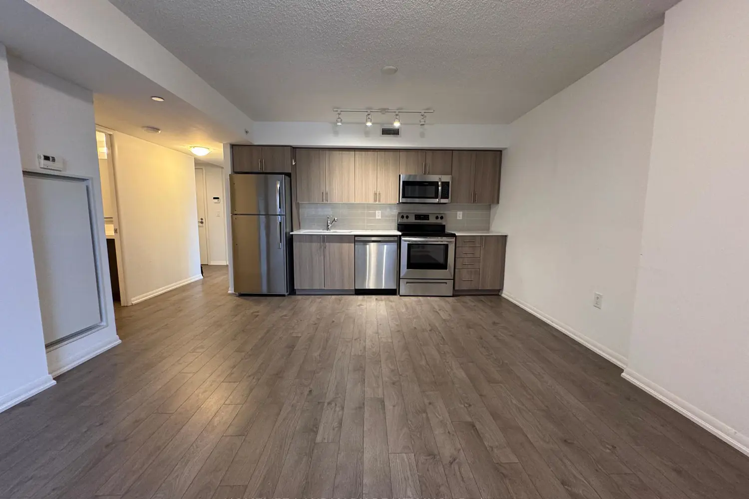 Additional image 10 of 3091 Dufferin Street 208