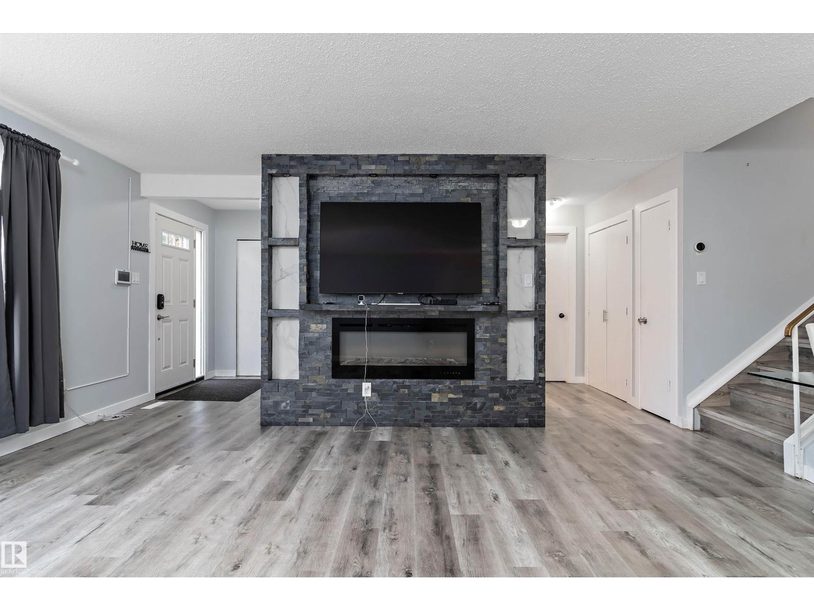 3214 71 Street NW, Edmonton, AB, T6K1K9