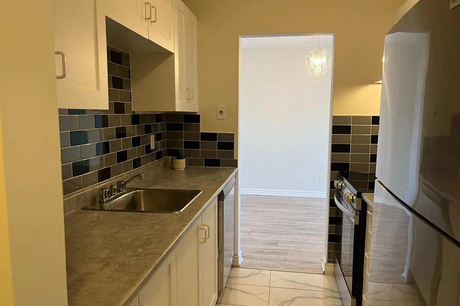 Additional image 5 of 4692 Crysler Avenue 302
