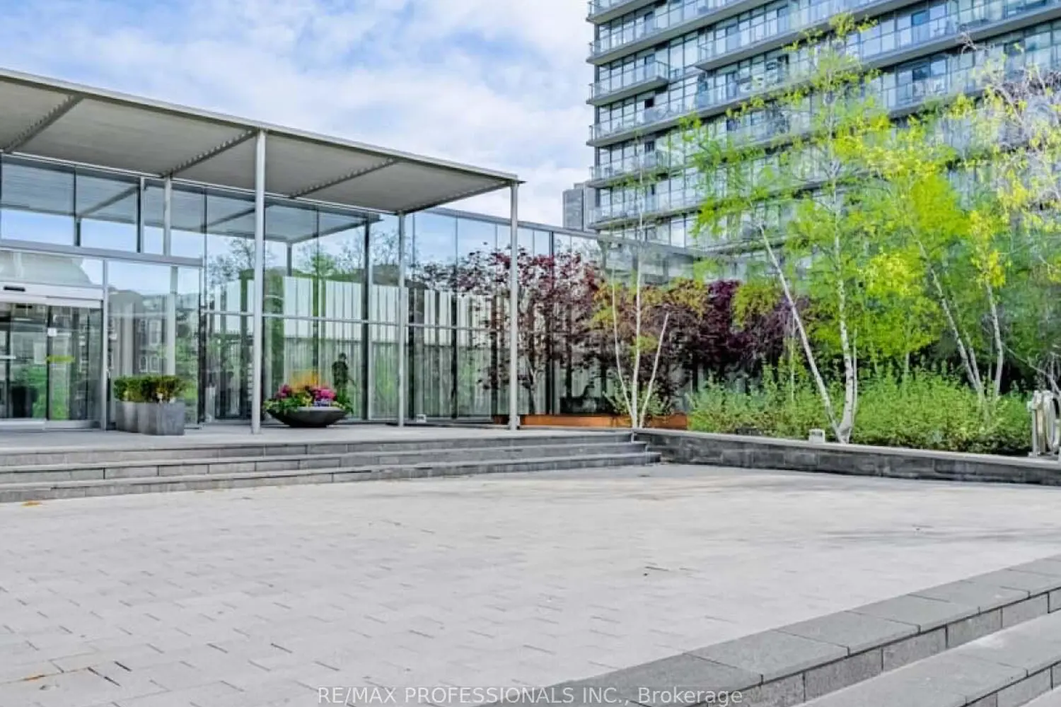 Additional image 17 of 105 The Queensway 2113