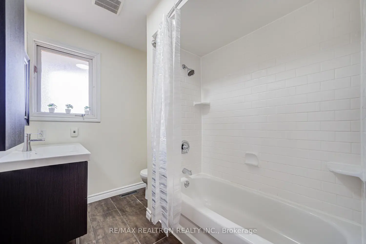 Additional image 10 of 1180 Mississauga Valley Boulevard 14