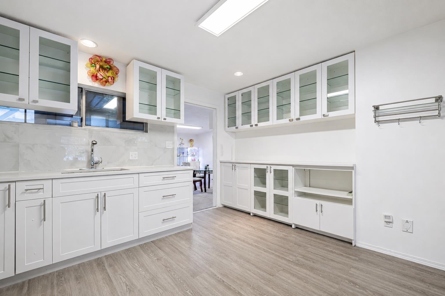 Additional image 4 of 3335 Dieppe Drive, Vancouver, BC, V5M 4B8