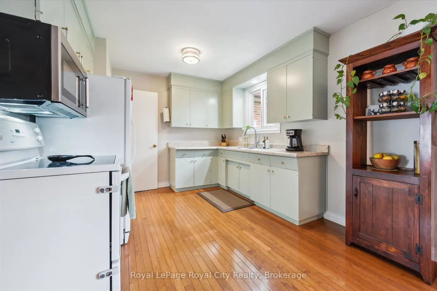 Additional image 10 of 94 Webster Street