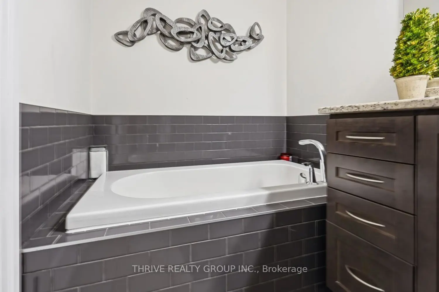 Additional image 12 of 240 Villagewalk Boulevard 404