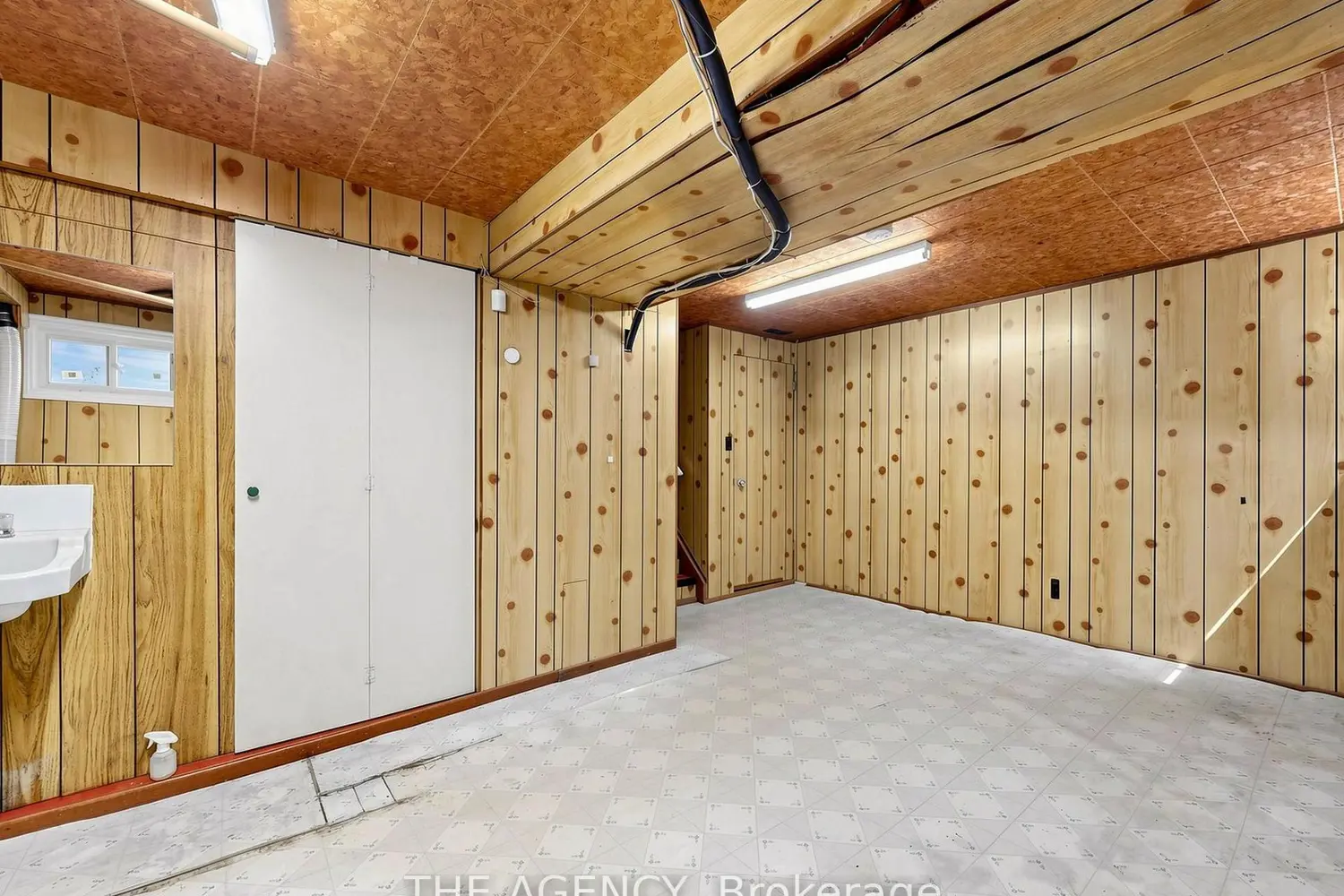 Additional image 17 of 1559 Albion Road #33