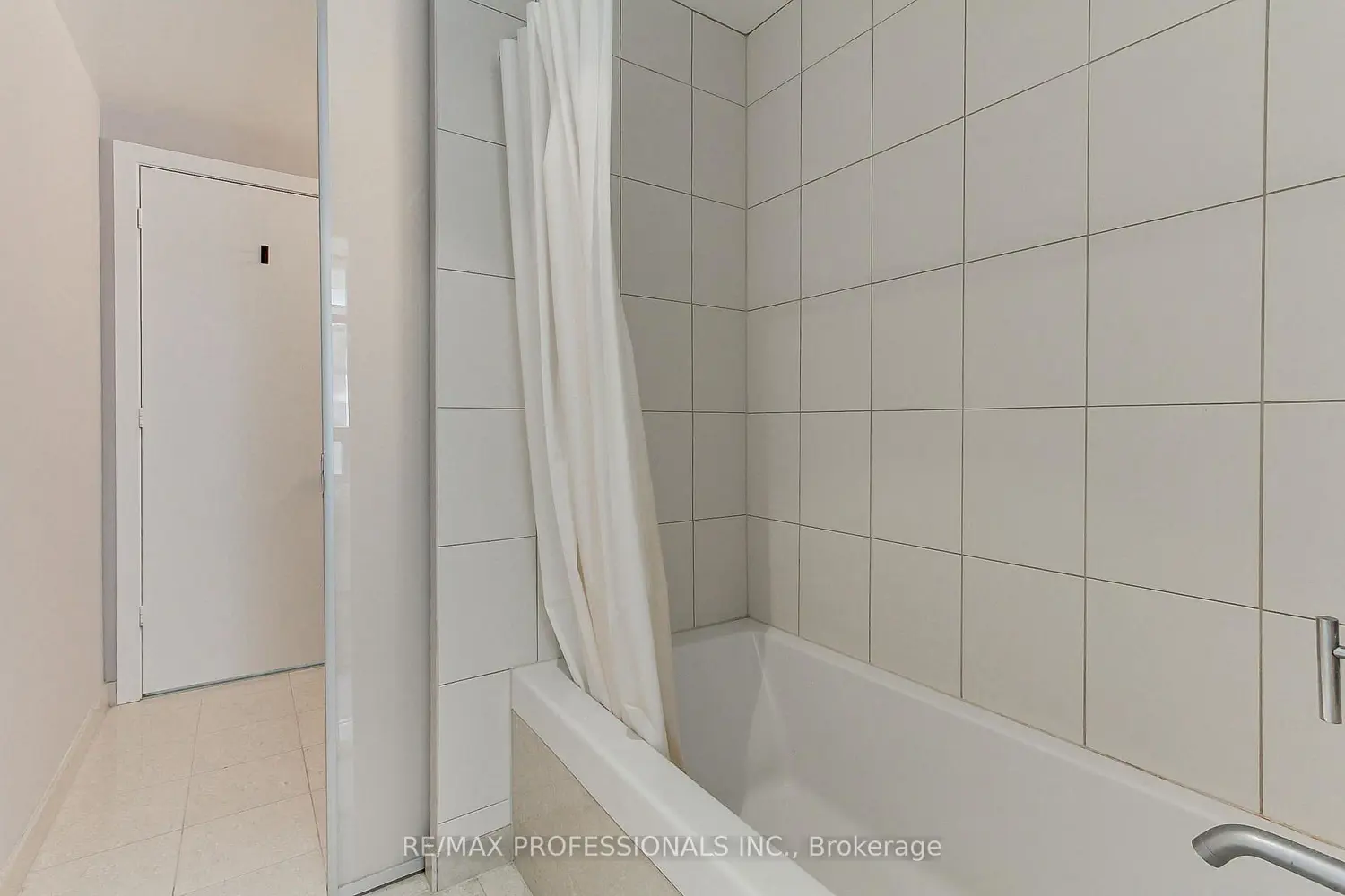 Additional image 15 of 33 Charles Street 710