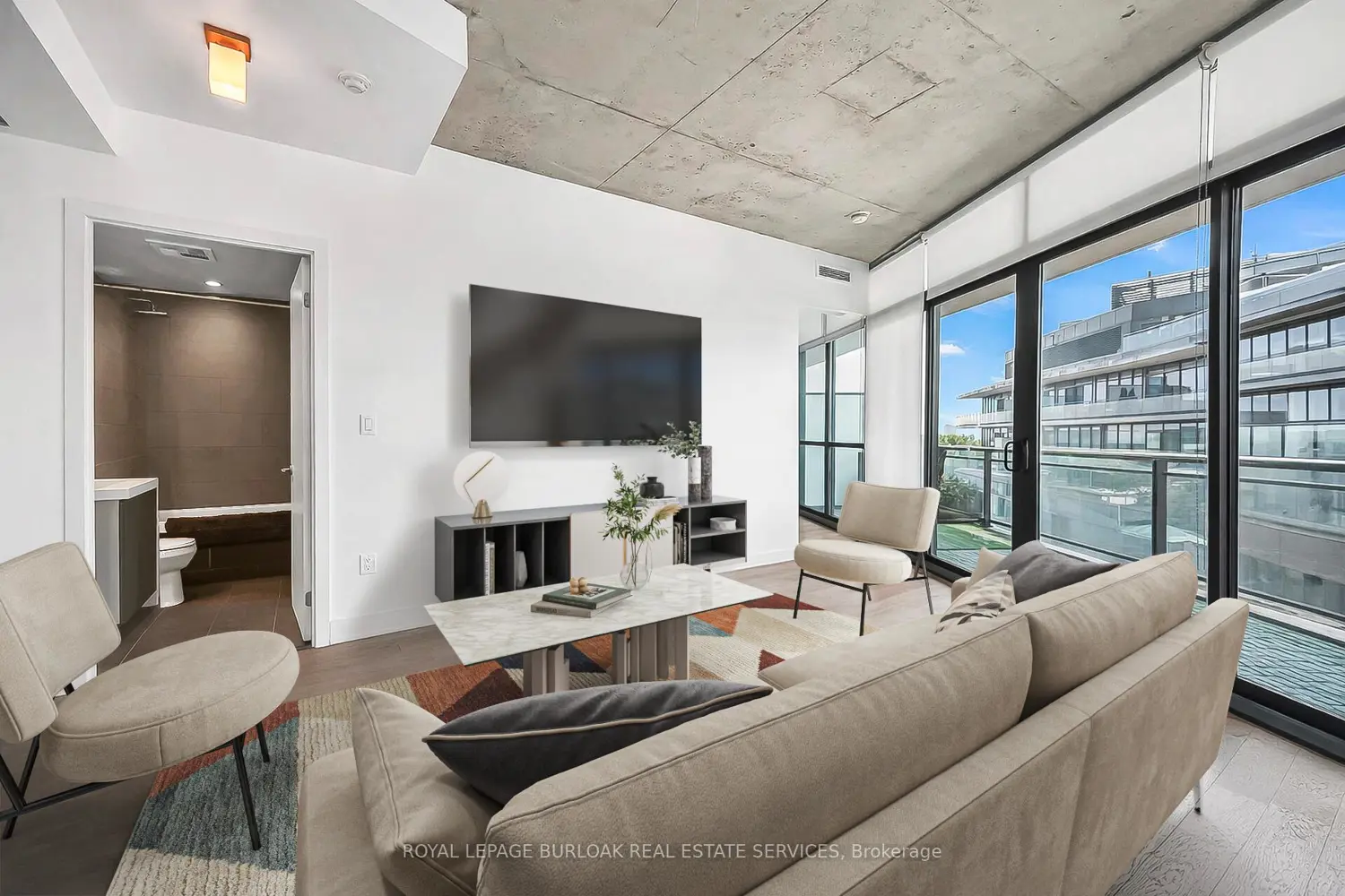 1201 Dundas Street 902