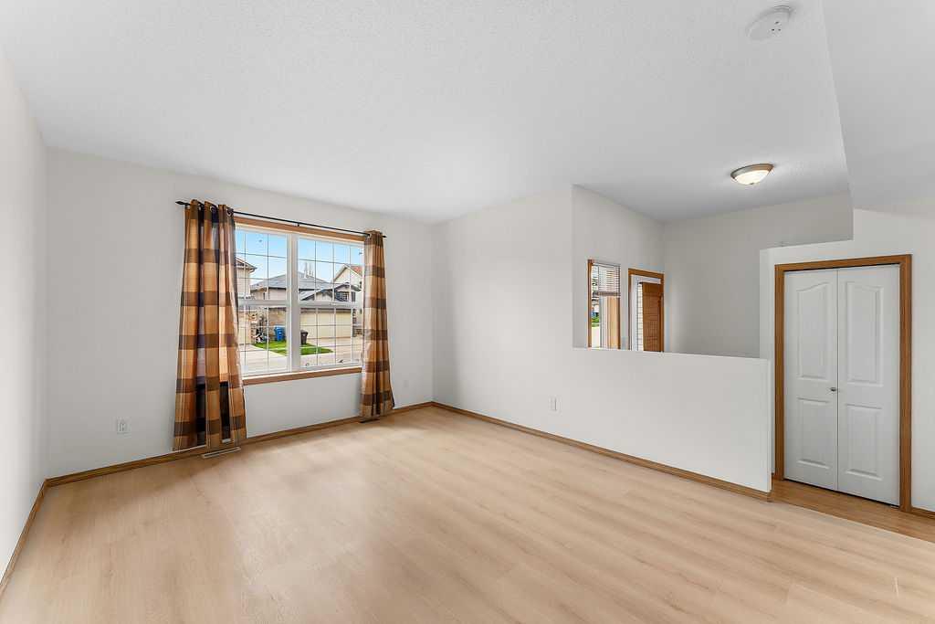 Additional image 4 of 108 Everstone Rise SW, Calgary, AB, T2Y4J7
