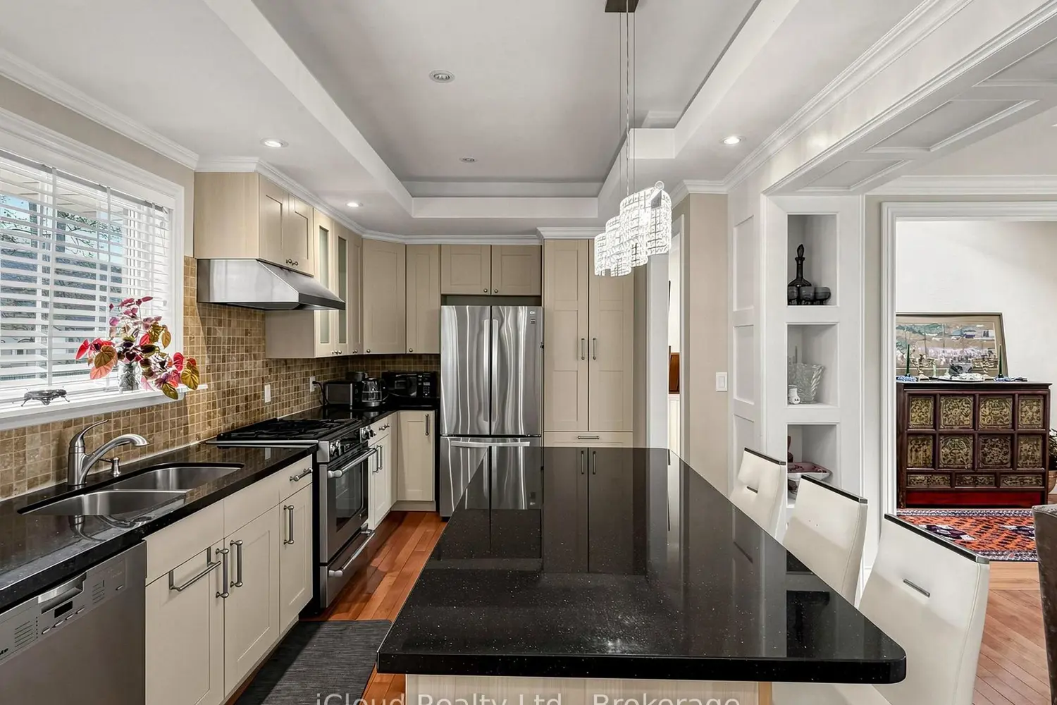 Additional image 18 of 164 Munro Boulevard