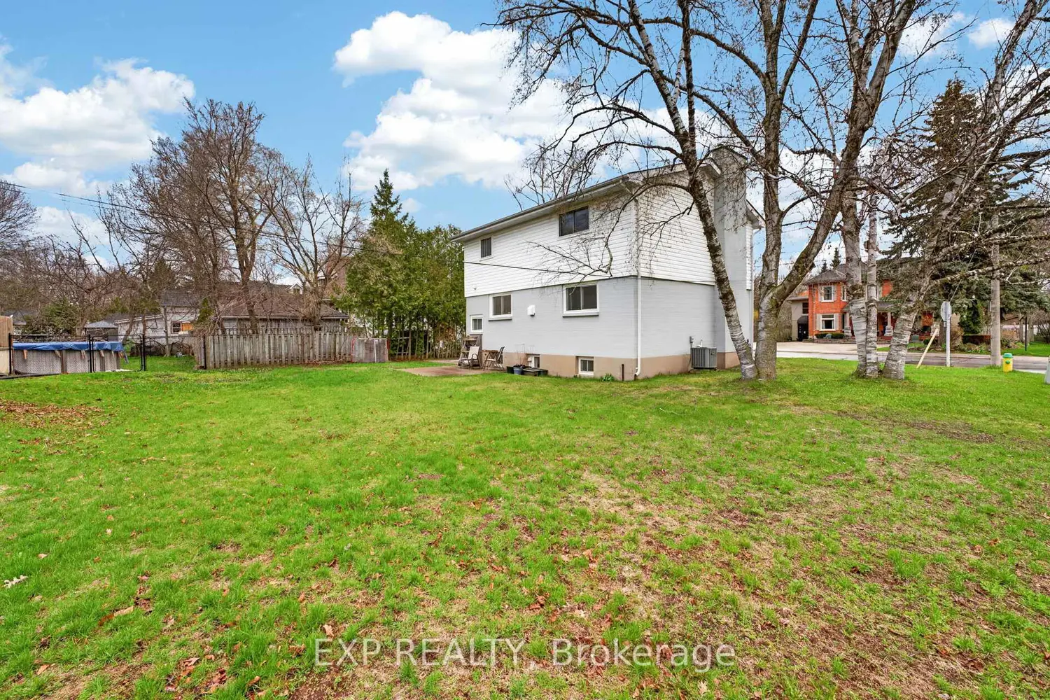 Additional image 17 of 266 Bleecker Avenue