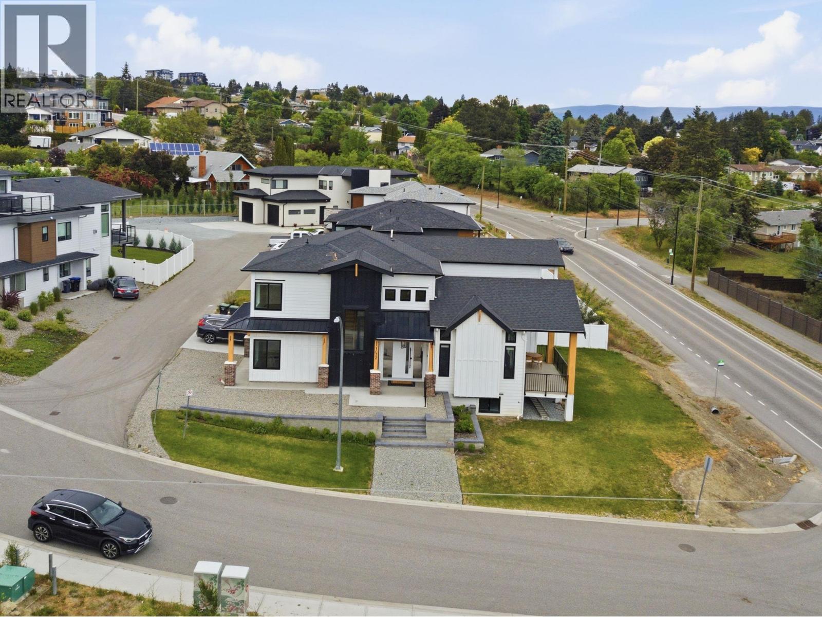 Additional image 2 of 1032 Oak Barrel Lane, West Kelowna, BC, V1Z0A6