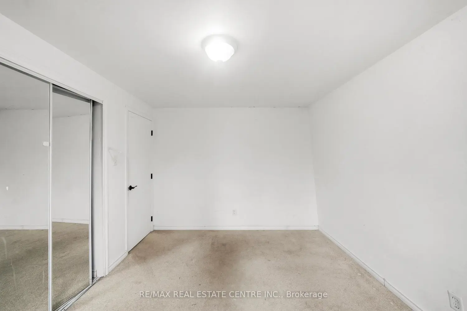 Additional image 11 of 76 Borden Parkway 10