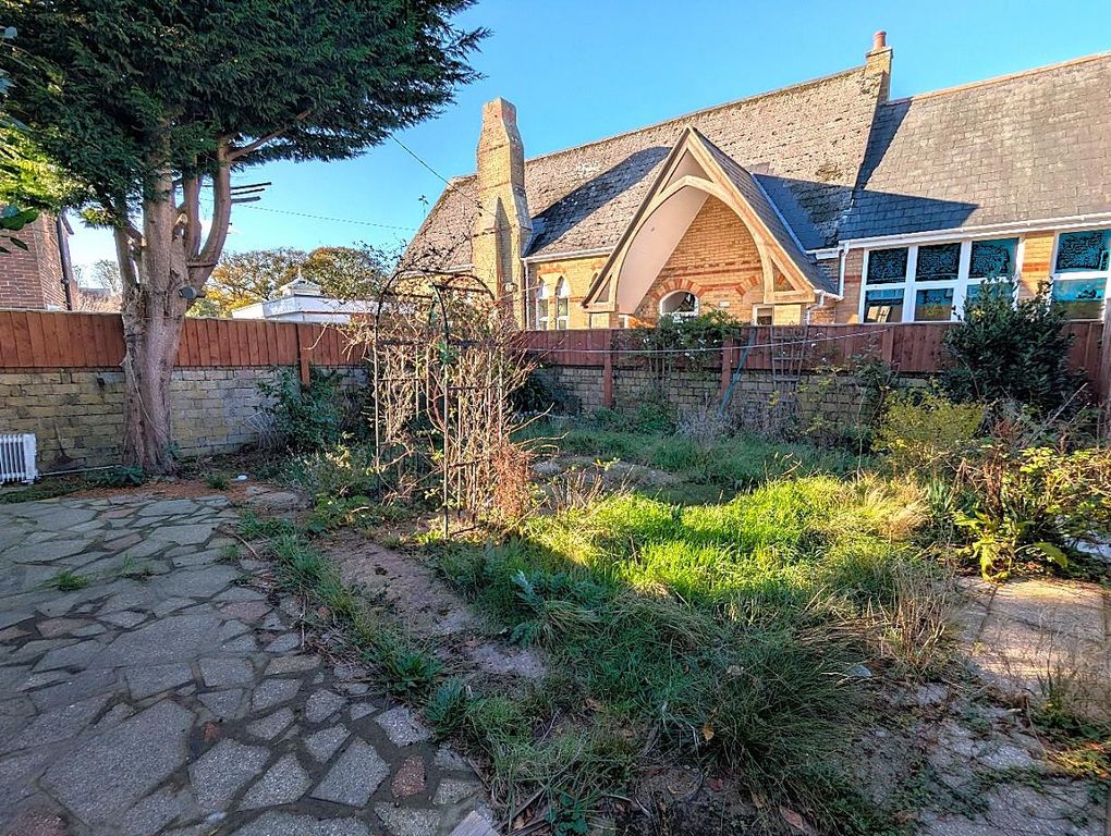 Additional image 2 of 2 bed flat to rentHigh Street, Bembridge PO35
