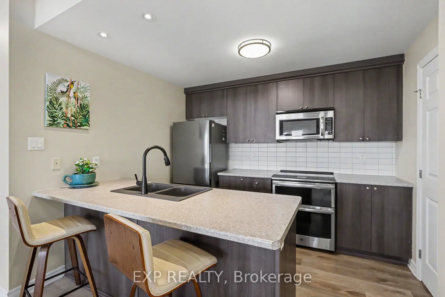 Additional image 10 of 135 Harthill Way J