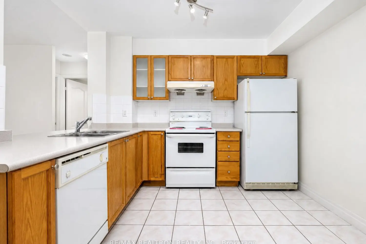 Additional image 4 of 188 Doris Avenue 803