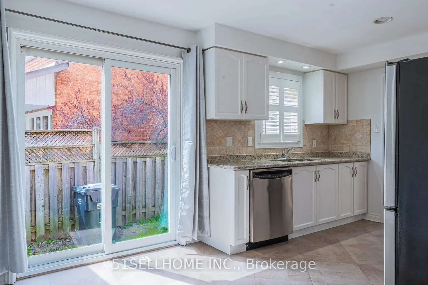 Additional image 10 of 846 Savoy Crescent