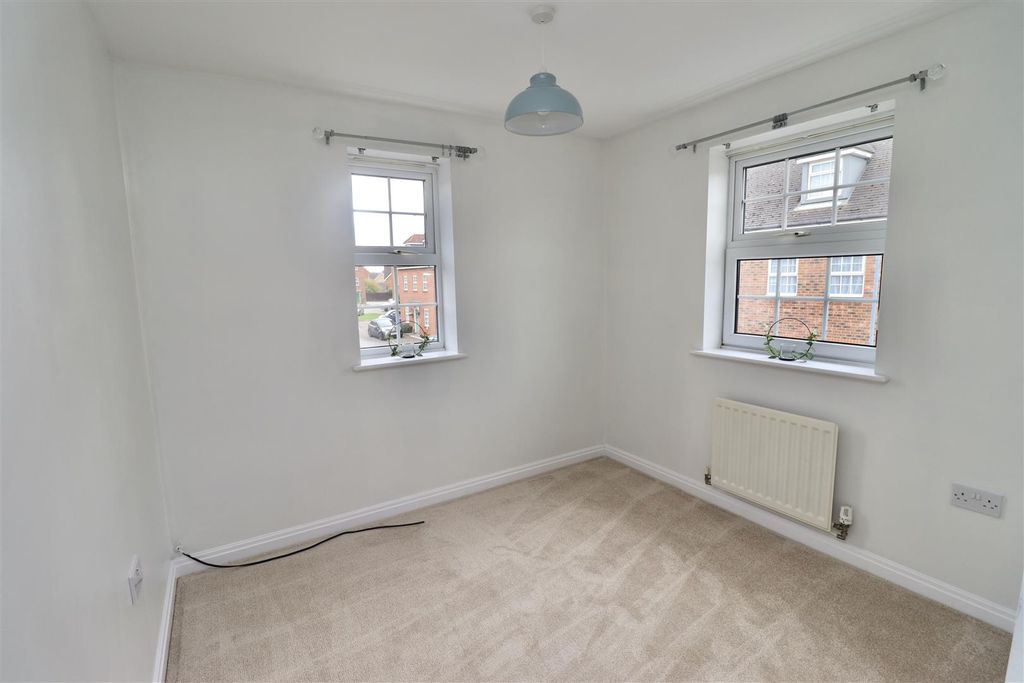 Additional image 7 of 4 bed detached house to rentCalthwaite Drive, Brough HU15