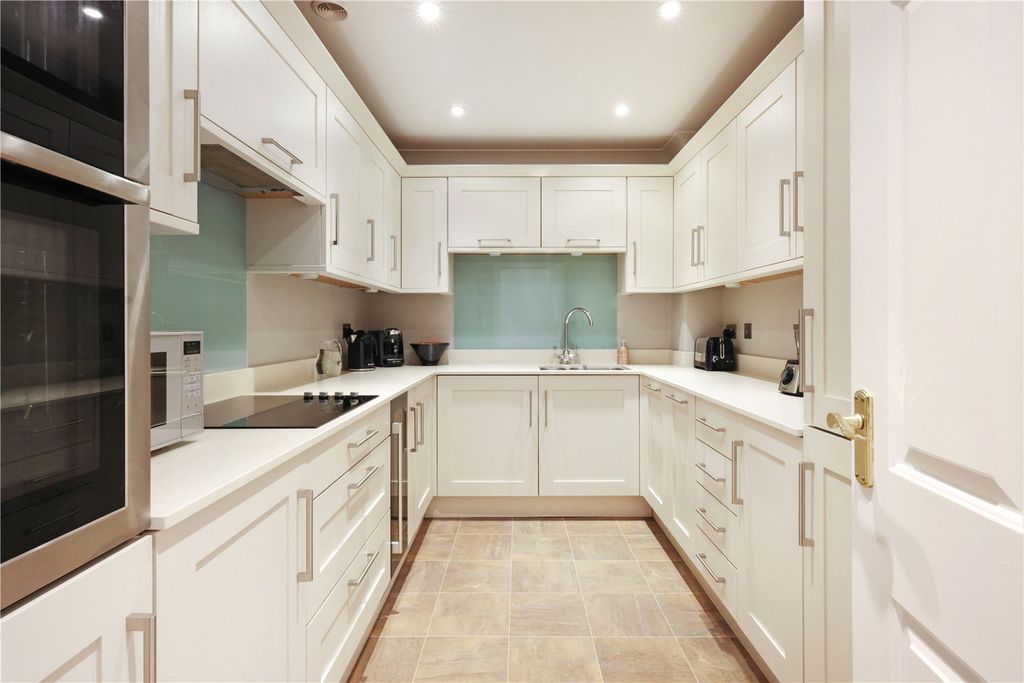 Additional image 2 of 3 bed flat to rentThe Broad Walk, Imperial Square, Cheltenham, Gloucestershire GL50