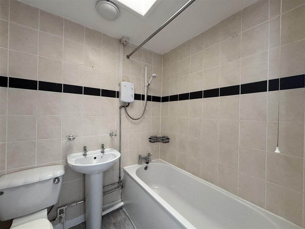 Additional image 10 of 2 bed flat to rentHigh Street, Connahs Quay CH5