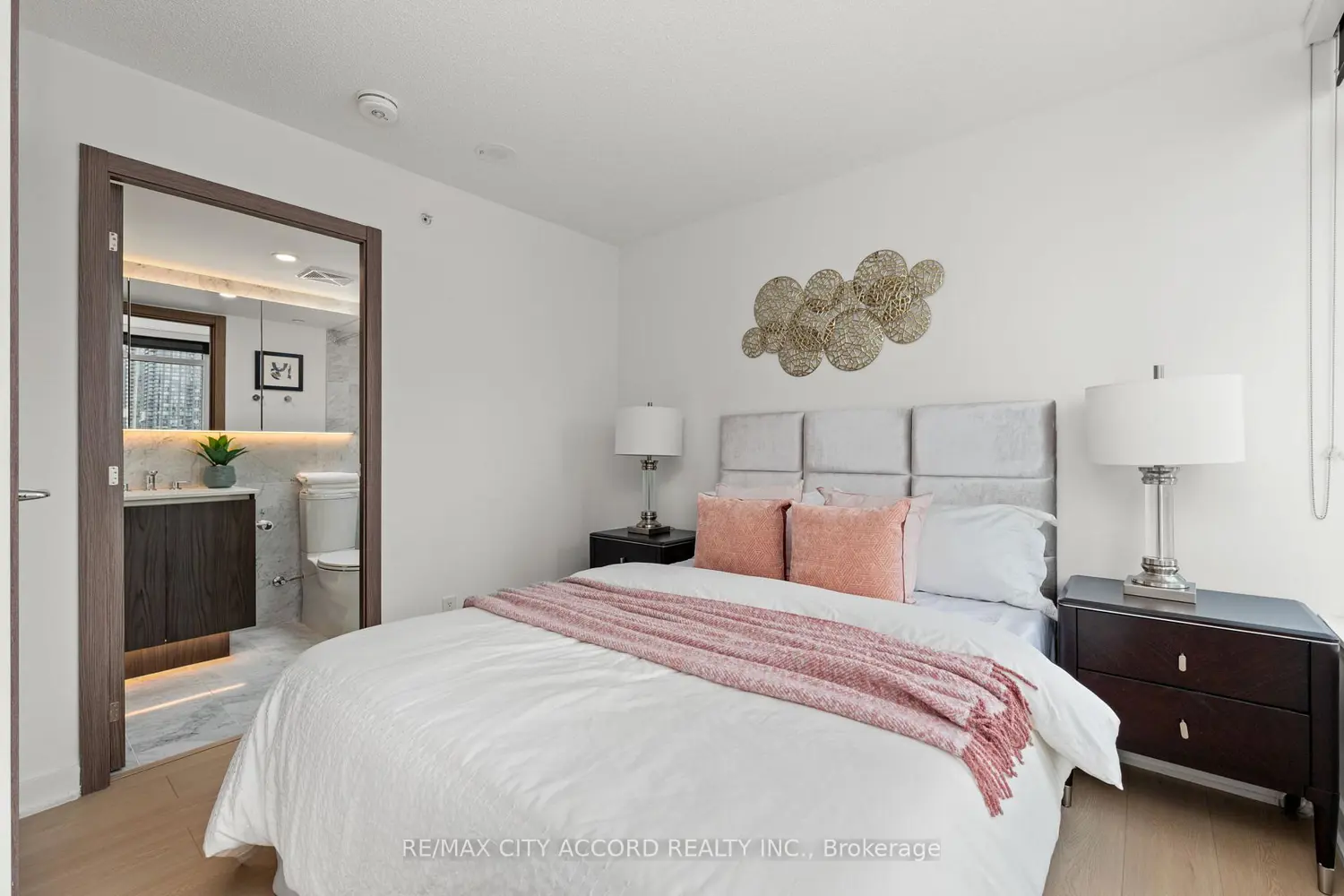 Additional image 13 of 17 Bathurst Street 2015