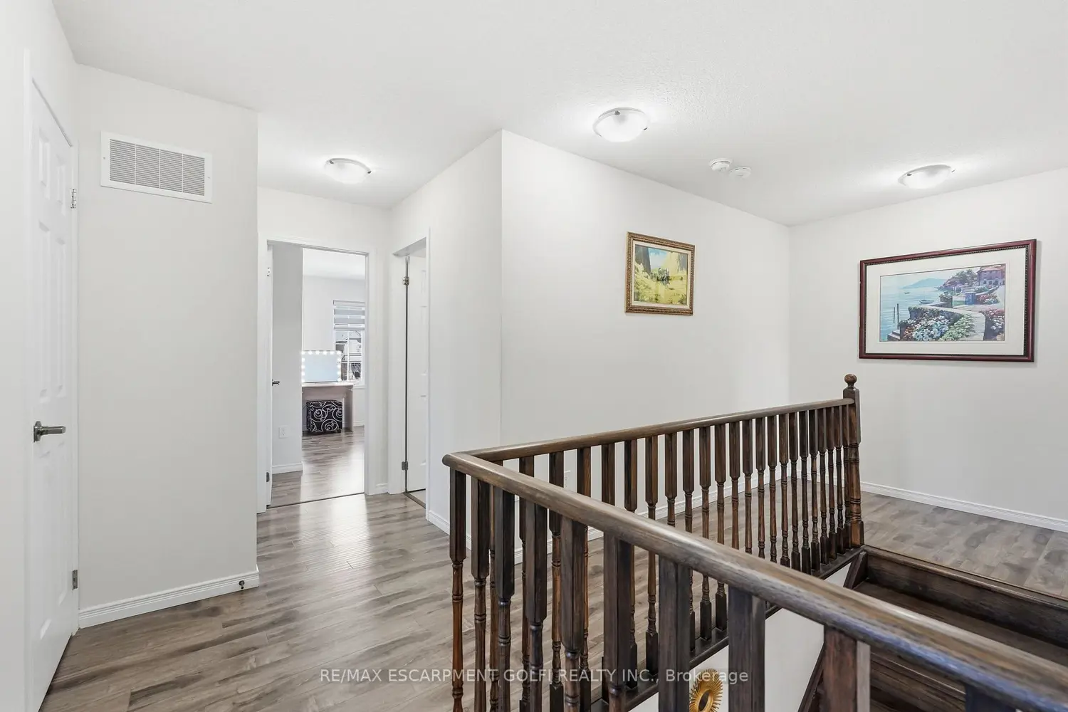 57 Thompson Road photo 5