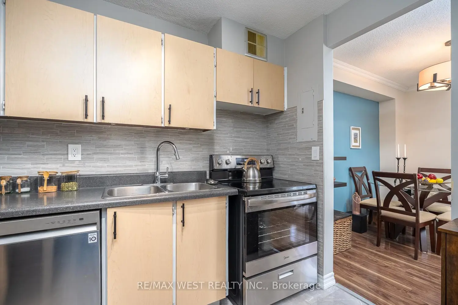 Additional image 8 of 1100 Caven Street 310